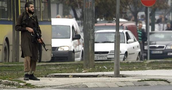 &ldquo;Safari umani&rdquo; a Sarajevo: chi sono gli italiani che si divertivano a sparare ai civili durante la guerra civile in Bosnia - La Sicilia