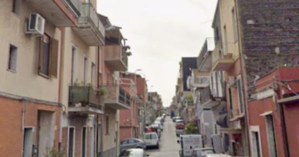 Catania, scene da Fast&Furios a Picanello: folle fuga con il suv rubato