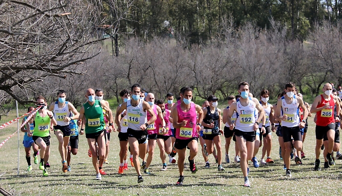La partenza della gara assoluti maschile