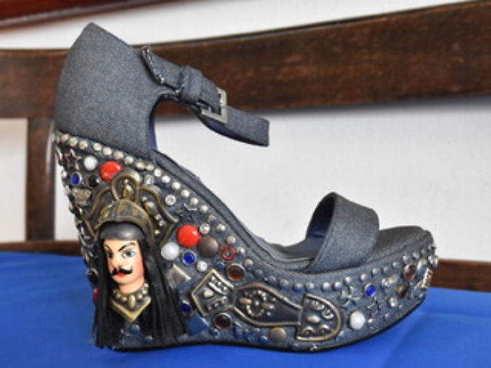 CATANIA 07/02/2017 : LUCIANA CAVALLI