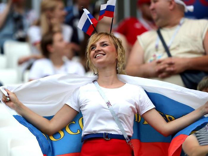 epa06847598 A soccer fan cheers during the FIFA World Cup 2018 group H preliminary round soccer match between Japan and Poland in Volgograd, Russia, 
