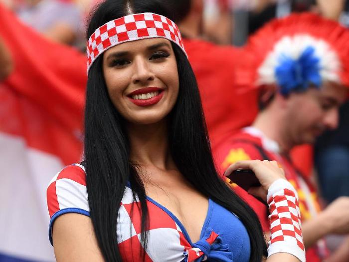 epa06890255 Supporter of Croatia prior the FIFA World Cup 2018 final between France and Croatia in Moscow, Russia, 15 July 2018.(RESTRICTIONS APP