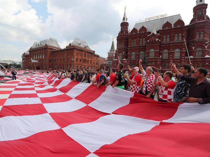 epa06889884 Croatia fans gather in the center of Moscow, Russia, 15 July 2018. Croatia will face France in the final of the FIFA World Cup 2018 on 15