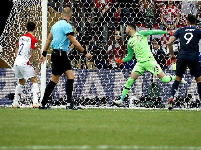 Subasic incassa il primo gol