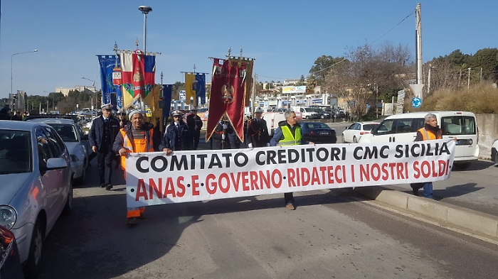 L'inizio del corteo di protesta