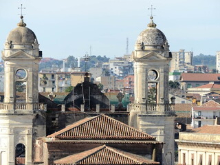 VISTA DI CATANIA DALLA CUPOLA DELLA BADIA SANT'AGATA i campanili di san Francesco all'Immacolata