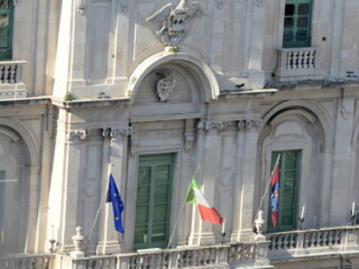  VISTA DI CATANIA DALLA CUPOLA DELLA BADIA SANT'AGATA la facciata di palazzo dell'Universit&agrave;