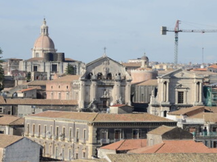 CATANIA 03/01/2017 : VISTA DI CATANIA DALLA CUPOLA DELLA BADIA SANT'AGATAle chiese di via dei Crociferi: San Bnedetto e San Francesco Borgia, con ,