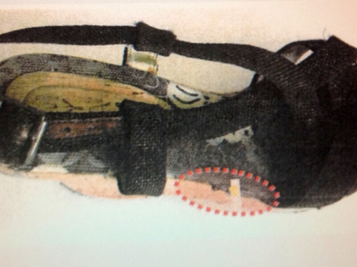 La scarpa indossata da Valentina Salamone con macchie di sangue del presunto assassino Nicola Mancuso