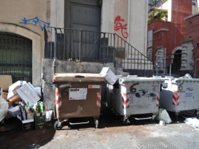 CATANIA 19/10/2016 : DECORO URBANO IN CENTRO STORICO