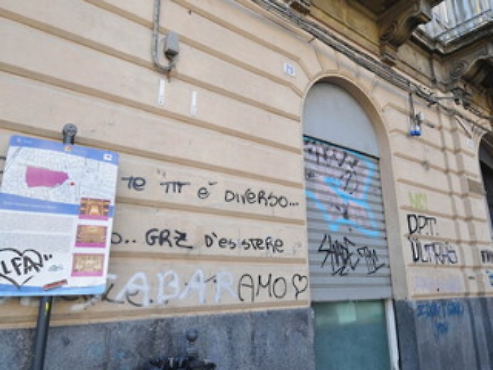 CATANIA 19/10/2016 : DECORO URBANO IN CENTRO STORICO