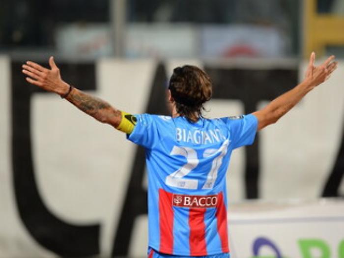 incontro di calcio catania - paganese; biagianti ct1