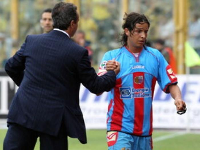 marino stringe la mano a biagianti