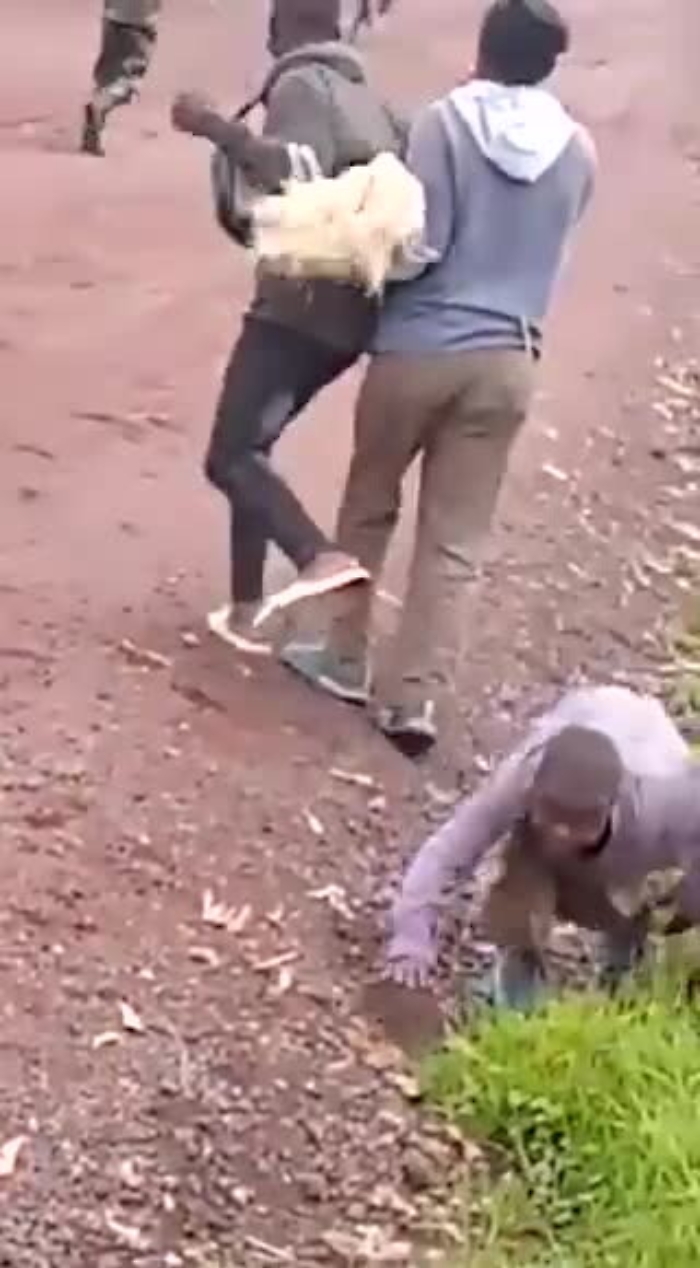 1717776-SoldierstryingtocornertherebelsinKibumbamp4_1620378357339