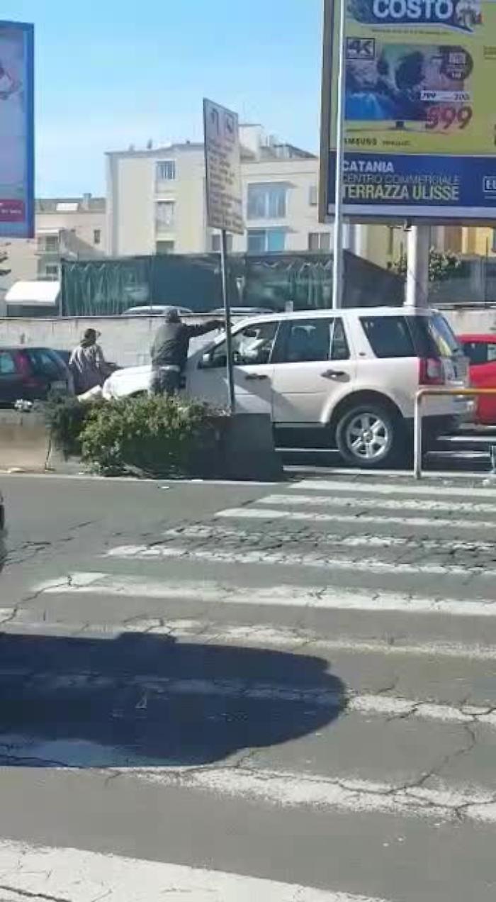 20102150-24-12-assaltoaisemaforimp4_1620396242806