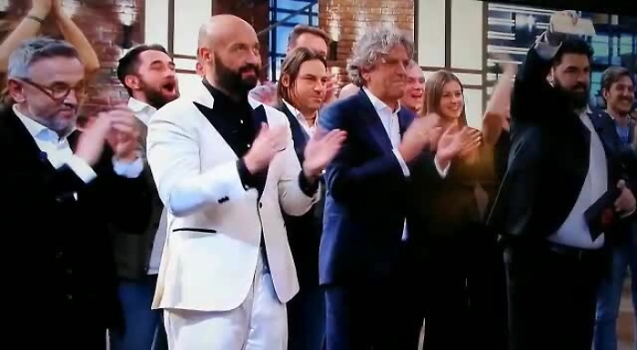 26914153-valeriamp4_1620386205771