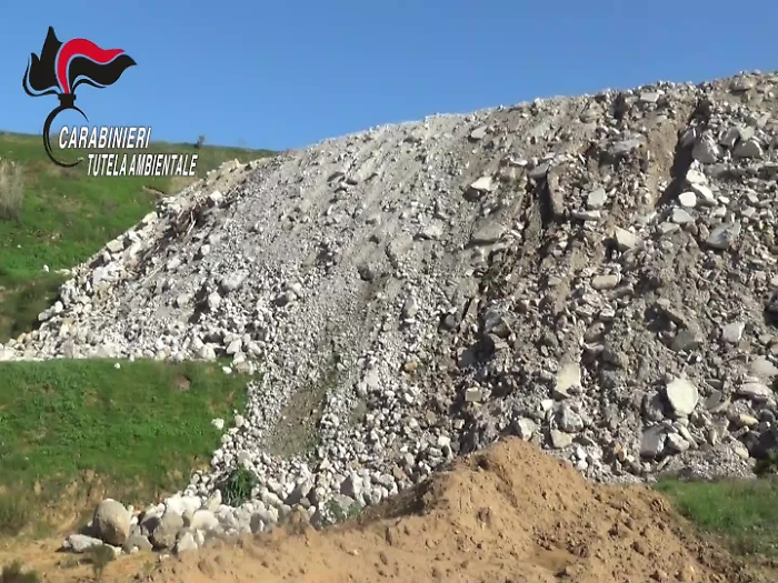 36971975-VIDEODISCARICAACATEmp4_1620400061878