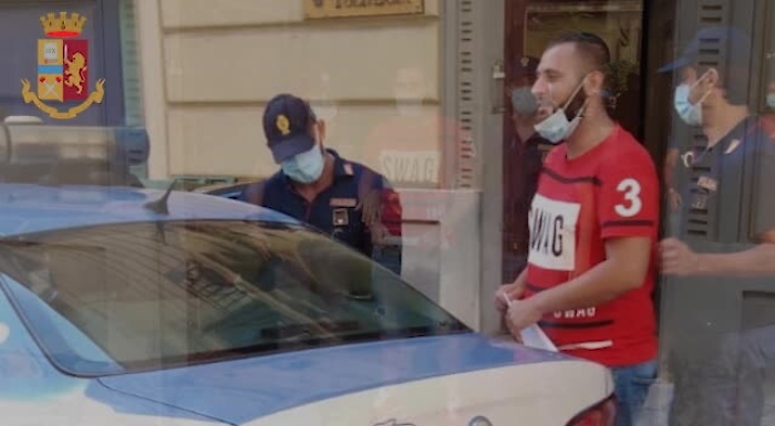 45703684-commcentromp4_1620404983615