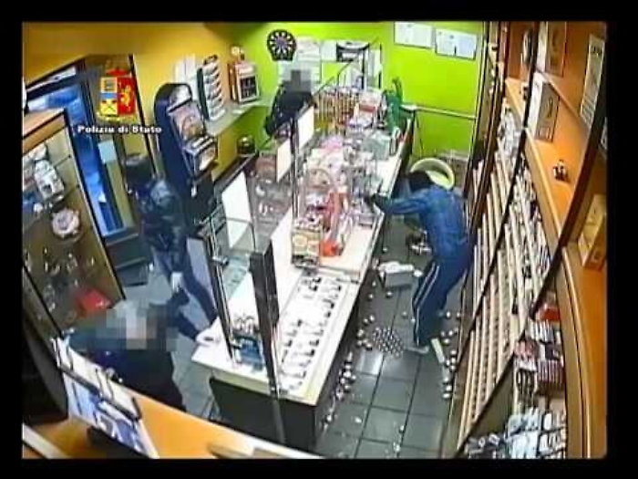 sfUkAV-N5ZE_1620377370034