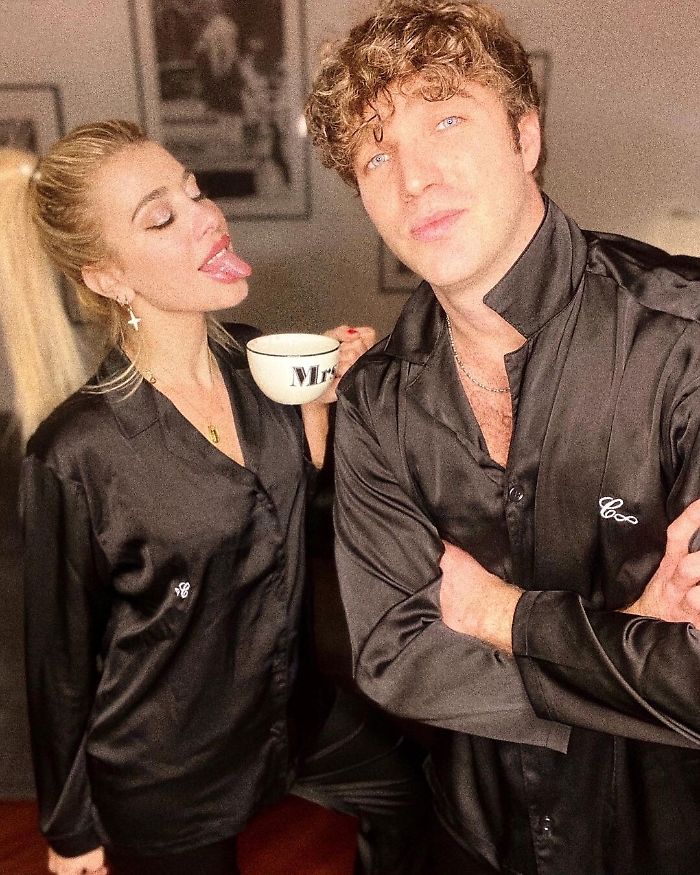 1617915562033_1620653352766