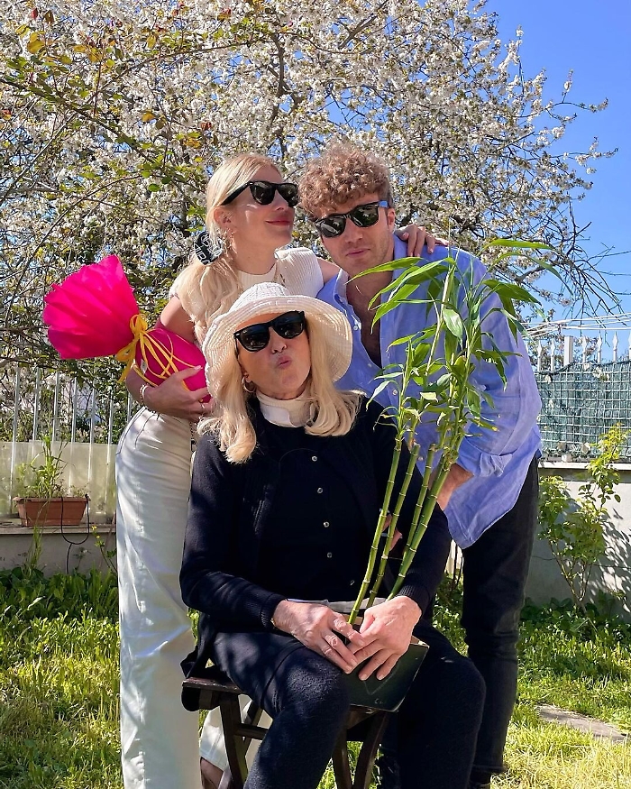 1617915644635_1620653360195