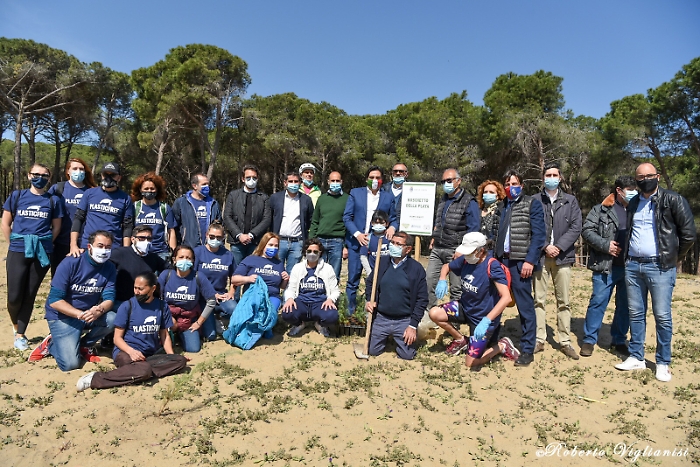 1618067051053_1620653516266