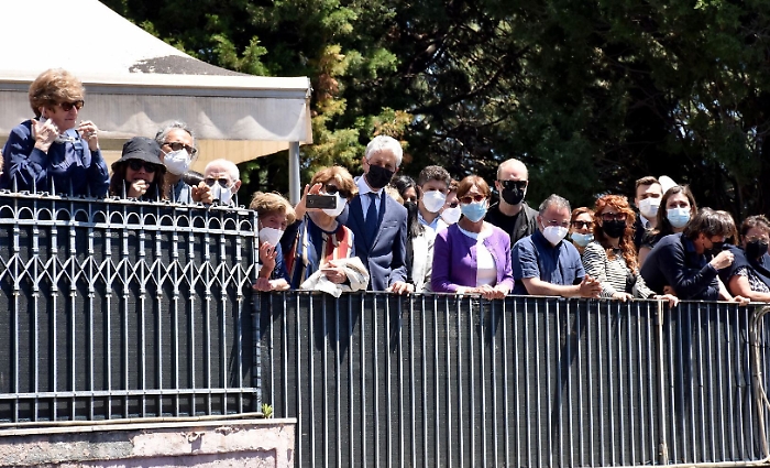 1621440190541_1623160997953