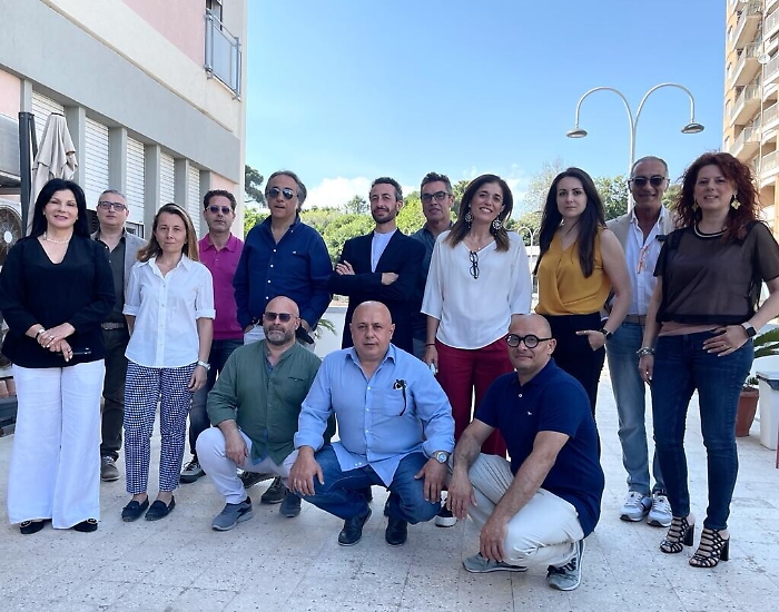 090351445-373b1b6d-458f-43e6-8419-1f5b2cd46b72