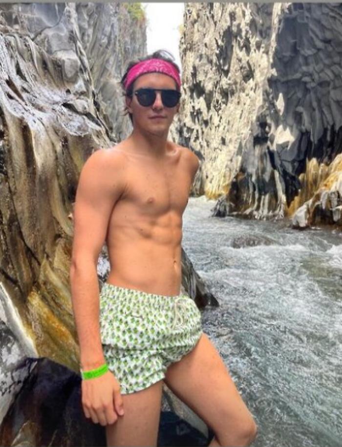 194430560-bc8eb645-91f8-49ee-a8a3-b543c30feb42