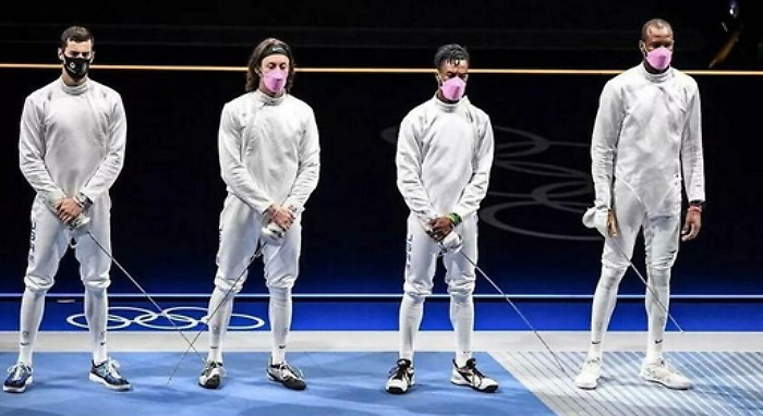 203525422-b51e570f-78ac-4869-b4ff-b0055f3e12c8