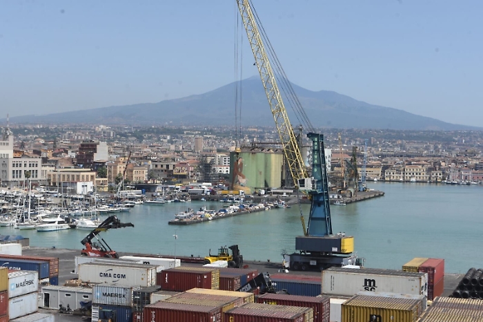 162011964-9df2b730-c4aa-4db7-b6db-4dd4dd4e75e3