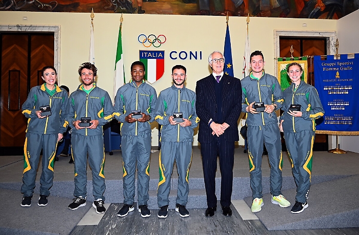 112715610-65073266-7487-4ffb-88e6-ce579f05bd8e