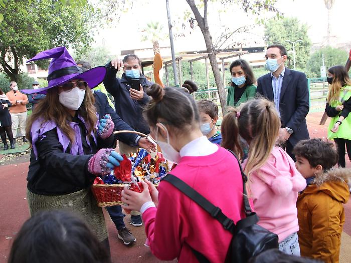 143549774-9bf382bb-6e76-4918-84da-c38ec1bbce63