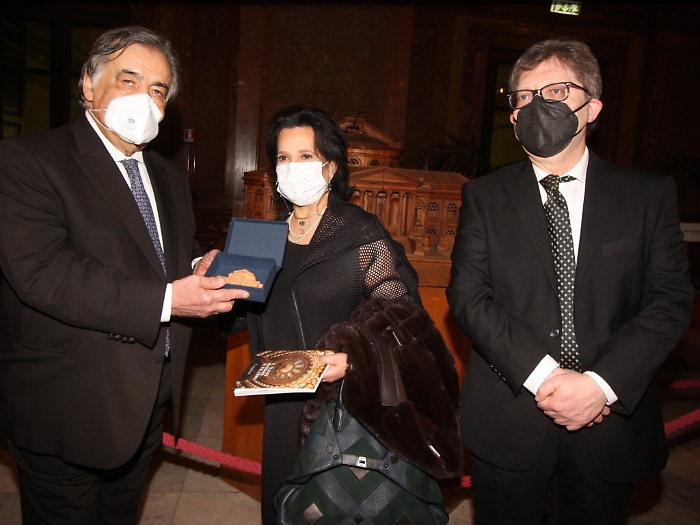 141645383-a5b72417-5893-4205-88c3-5976fe86e12f