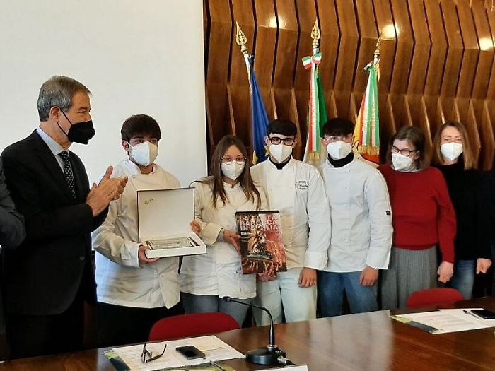 171715208-7204a8ce-1fce-4010-a7ae-bf8df25f22e2