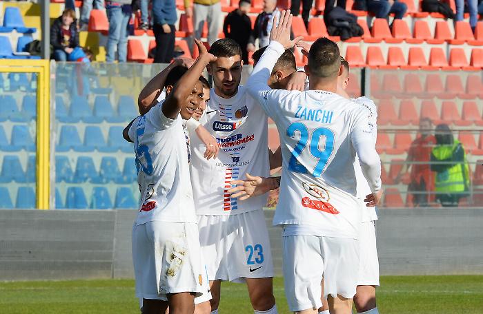 161114687-f0c37a21-c6b0-48f7-96fe-8f58d8eb12d4