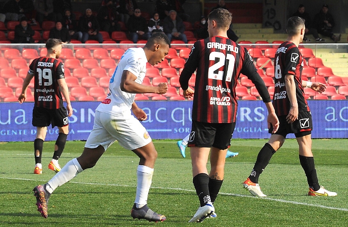 160104000-fc4277d5-64fc-43e8-8b9a-b177429b36d7