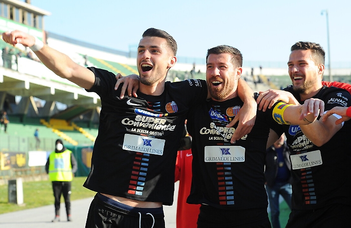 170037803-9253ea80-ae96-459a-bfd7-686ef1be1bf2