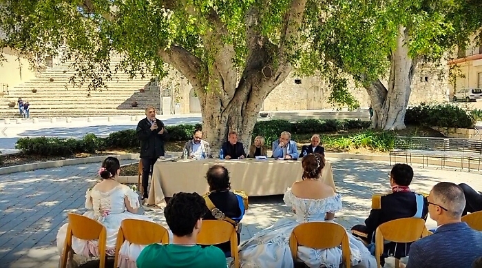 135755105-5f97f9bc-0bc6-41ea-b961-2151177b0cd9