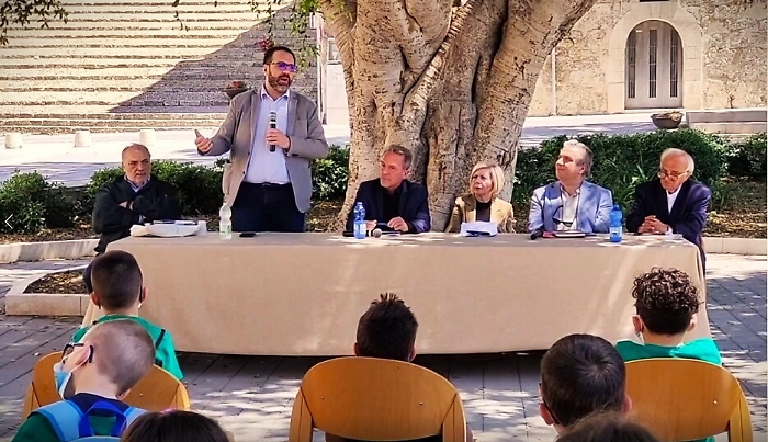 135819770-99523bd3-ec6c-4001-9c2d-418eea63d9b3