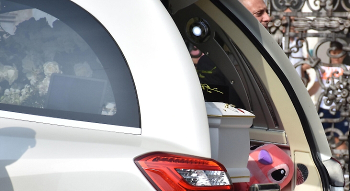 160319064-4f4ce323-c5f5-43a6-a21f-88fed1959555