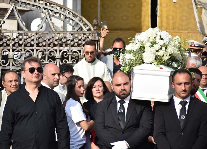 205246784-28b77912-f6ae-4523-a520-364c02fa9ac0