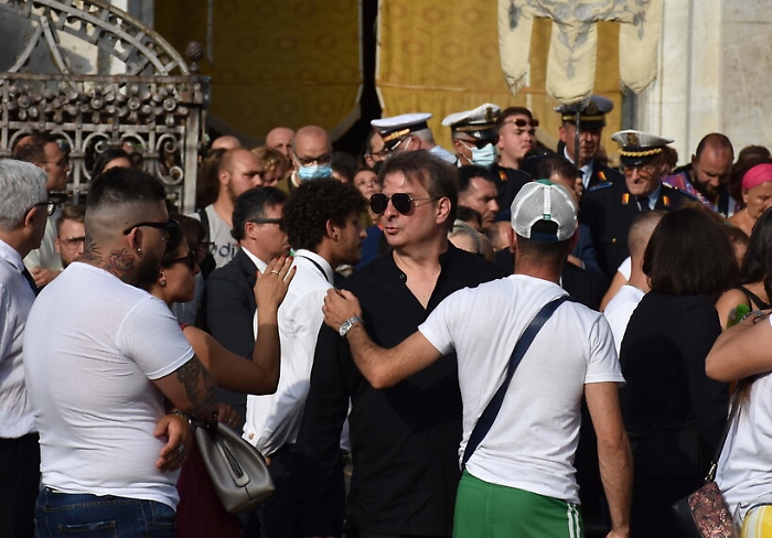 205313529-da65179a-dbee-4e51-a343-bf8ddd10a318