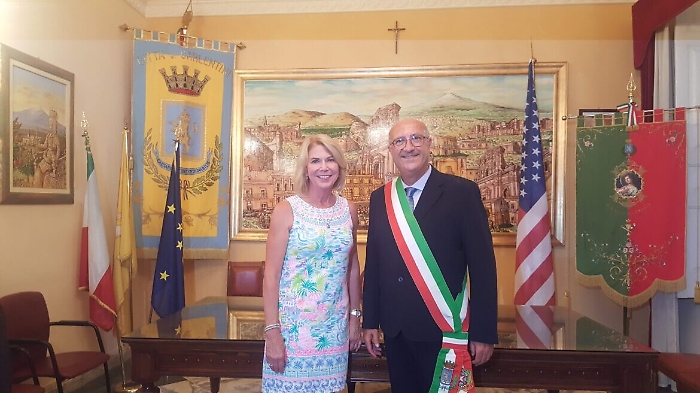 111005685-084c8a67-1cb9-43db-87ed-b20e847f62fd