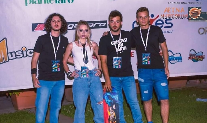 103447316-1b2f6016-4a69-43de-83d2-a9026bd410d3