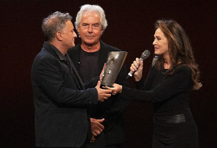 124745522-06570892-cf76-4008-b34c-fa0588c03907