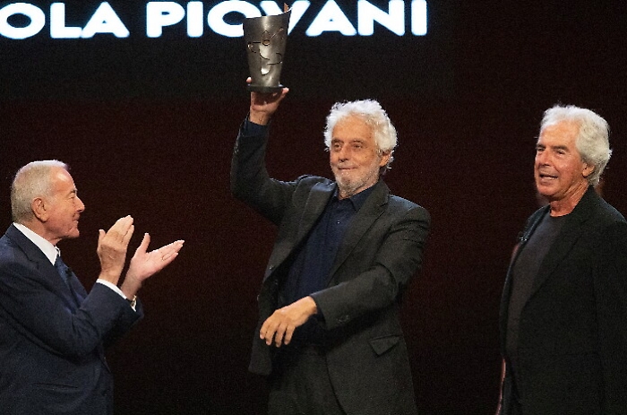 124752806-68f74ccc-d3e4-46d9-a944-3f1729056ddd