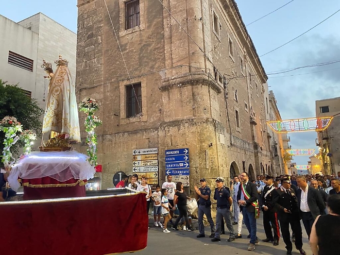 125756156-78c1ca89-484e-43c7-b834-0d9401c45d7f