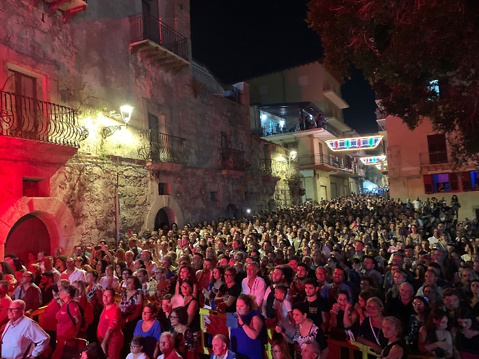 150446455-16632994-6af2-4f2b-a754-ef4a97d2ab67