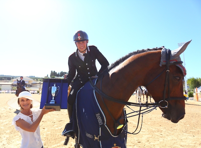 081545248-b331f68a-1130-493c-9ba9-197532928806